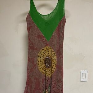 Sleeveless Green-Accent large Dress with bourgundy Pattern